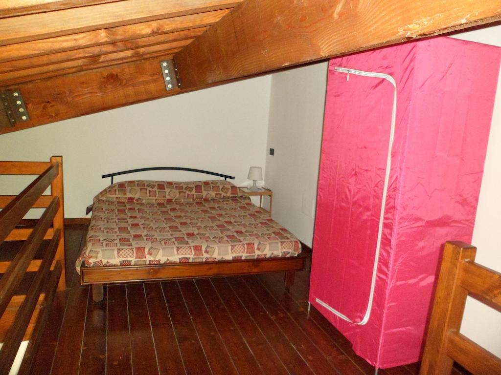 Apartamento Casale Poggio Meone Santa Luce Habitación foto
